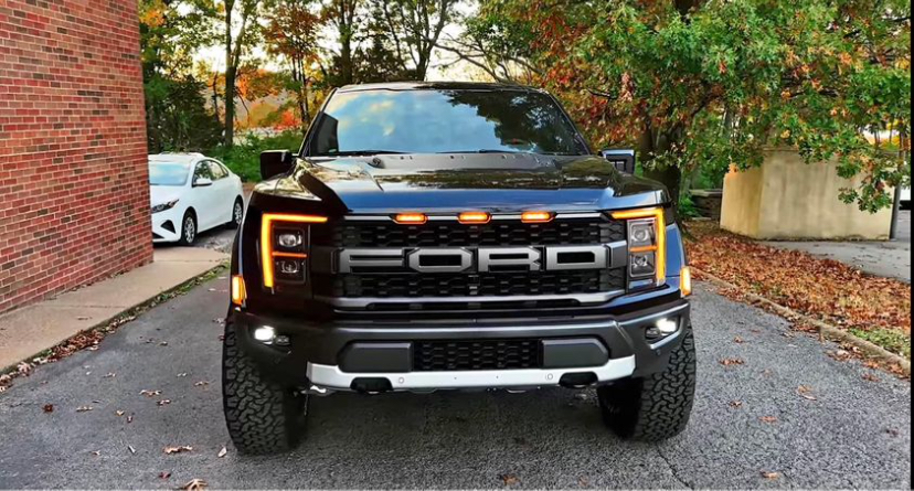 Ford F-150 SVT Raptor 35s 2022